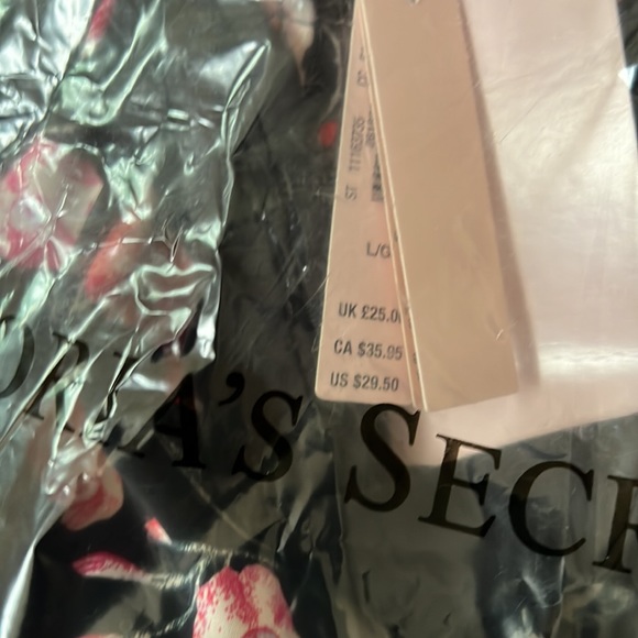 VS Slippers - Picture 3 of 3